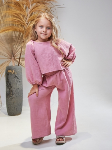 Купить оптом 329-ПУ. Костюм детский Палаццо, пудра, хлопок 100%  муслин, размеры 98,104,110,116 в Армавире